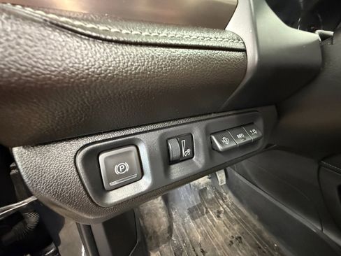 Used 2022 GMC Acadia Denali w/ Trailering Package image 21