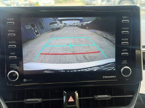 Used 2021 Toyota Corolla LE image 13