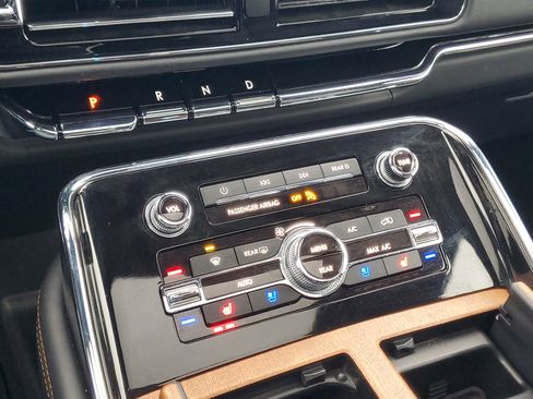 Certified 2023 Lincoln Navigator Black Label image 18