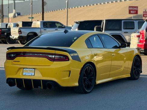 Used 2017 Dodge Charger R/T image 7