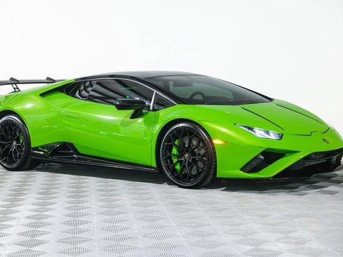 Used 2021 Lamborghini Huracan EVO RWD image 4
