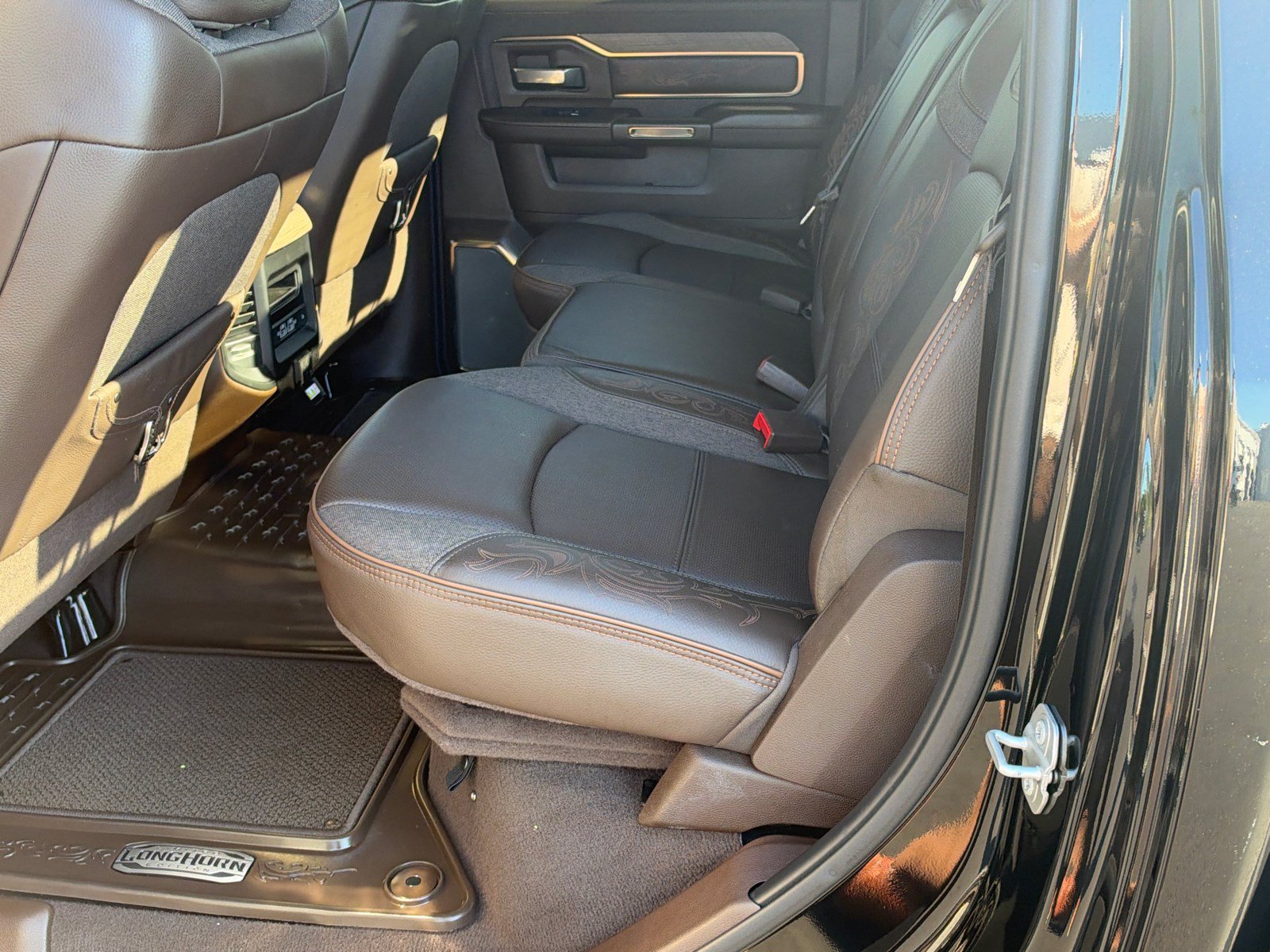Used 2025 RAM 2500 Limited AWD/4WD image 19