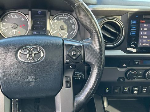 Used 2019 Toyota Tacoma TRD Off-Road w/ TRD Premium Off Road Package image 39