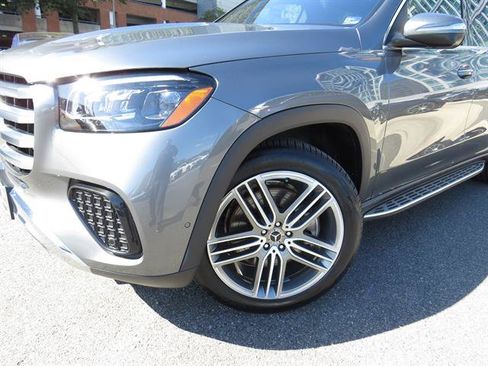 Used 2024 Mercedes-Benz GLS 450 4MATIC image 27