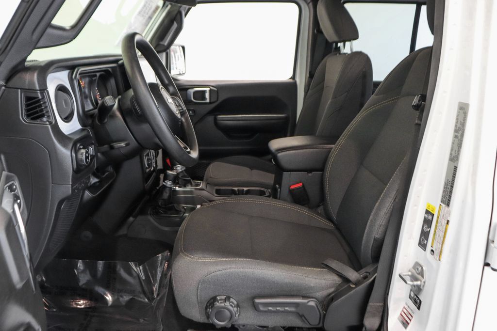Used 2025 Jeep Gladiator Sport AWD/4WD image 16