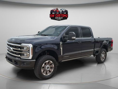 Used 2025 Ford F250 4x4 Crew Cab Super Duty image 3