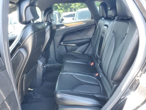 Used 2015 Lincoln MKC FWD w/ Equipment Group 101A Select image 9