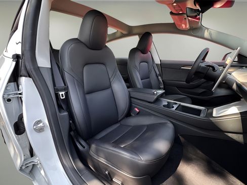 Used 2023 Tesla Model 3 Standard Range RWD image 19