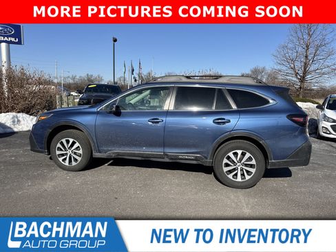 Used 2022 Subaru Outback Premium image 9