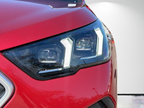 Used 2025 BMW X2 xDrive28i image 7