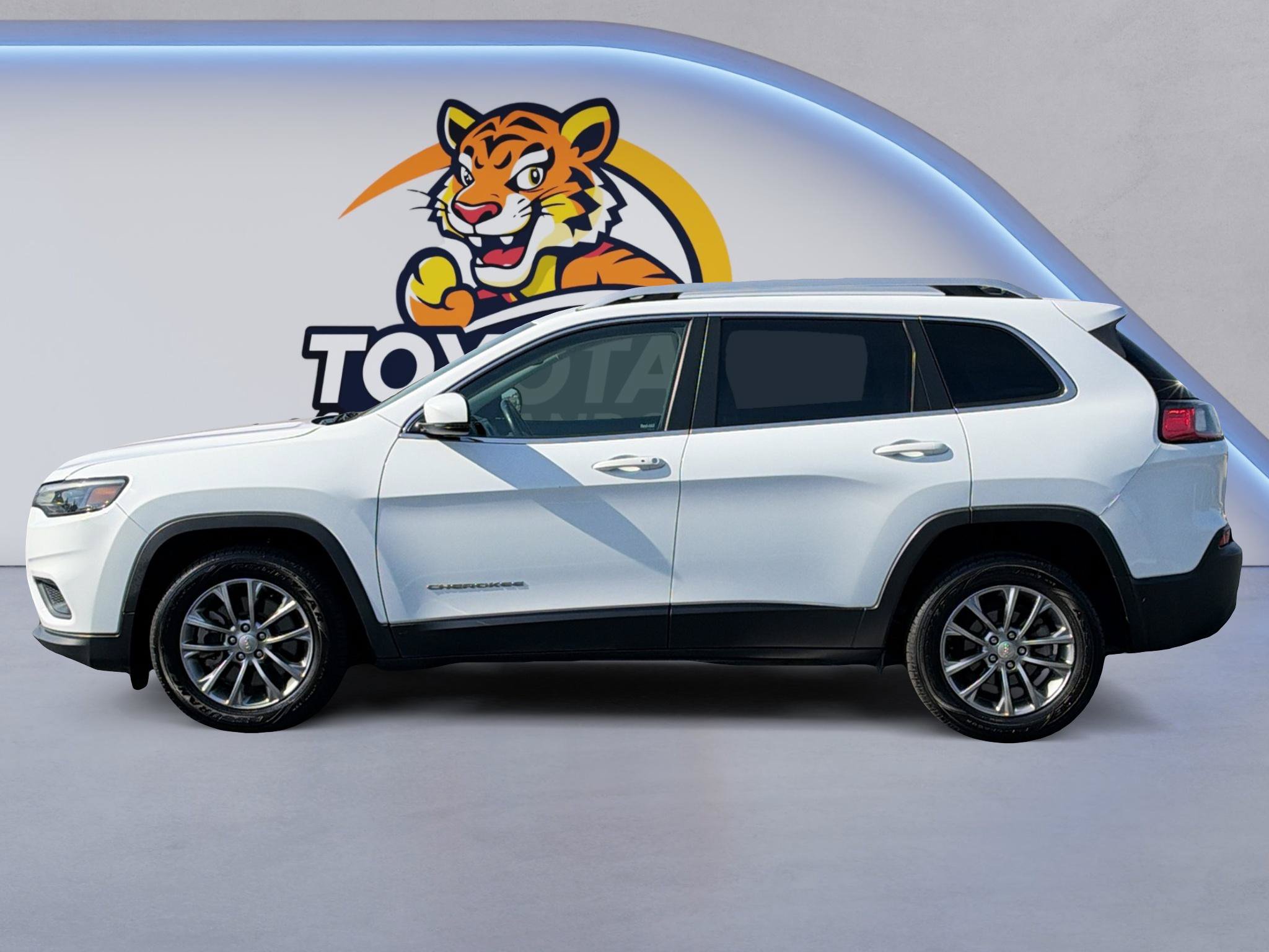 Used 2020 Jeep Cherokee Latitude Lux w/ Quick Order Package 2YH Lux FWD image 8