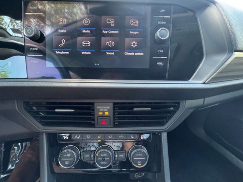 Used 2020 Volkswagen Jetta SEL image 18