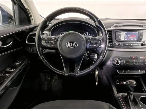 Used 2016 Kia Sorento FWD w/ LX Convenience Package image 8