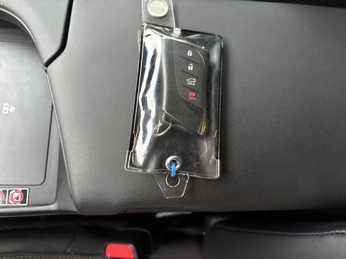 Used 2023 Lexus ES 250 w/ Premium Package image 36