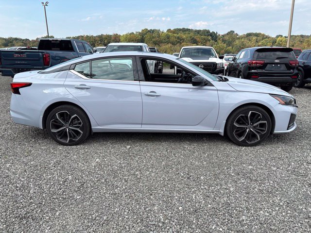 Certified 2024 Nissan Altima 2.5 SR w/ SR Premium Package AWD/4WD image 6