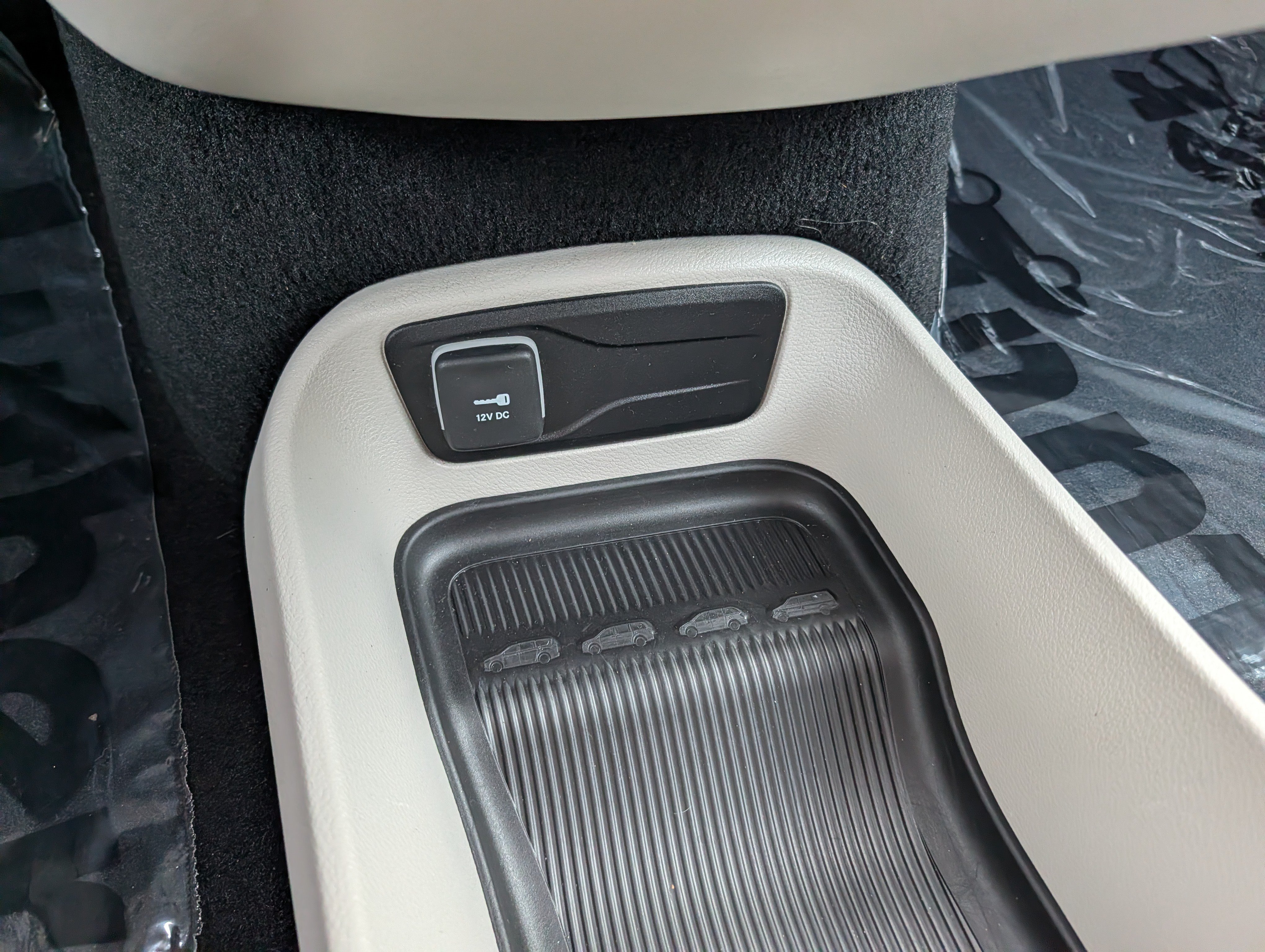 Used 2024 Chrysler Voyager LX FWD image 32