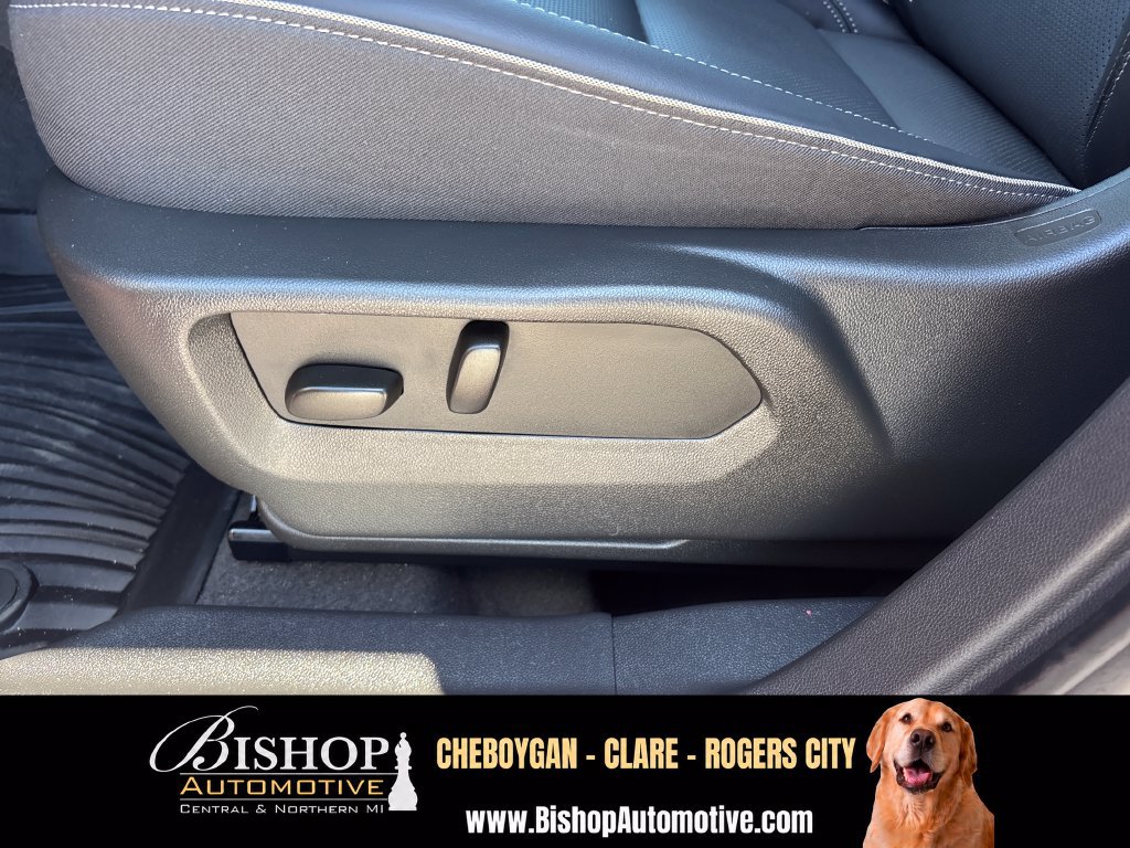 Used 2023 Buick Envision Essence AWD/4WD image 21