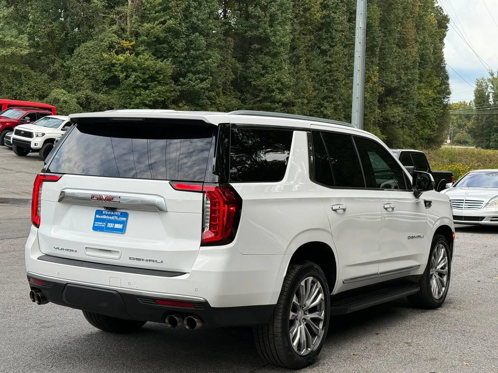 Used 2021 GMC Yukon Denali w/ Advanced Technology Package RWD image 5