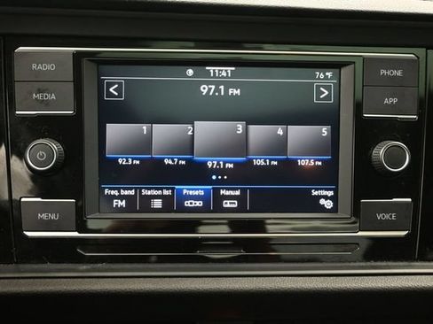 Used 2023 Volkswagen Jetta SE FWD image 11