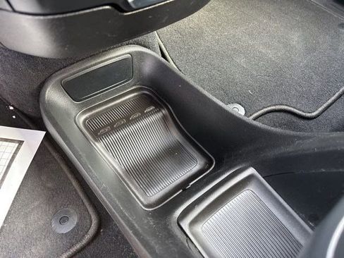 Used 2022 Chrysler Pacifica Touring image 26