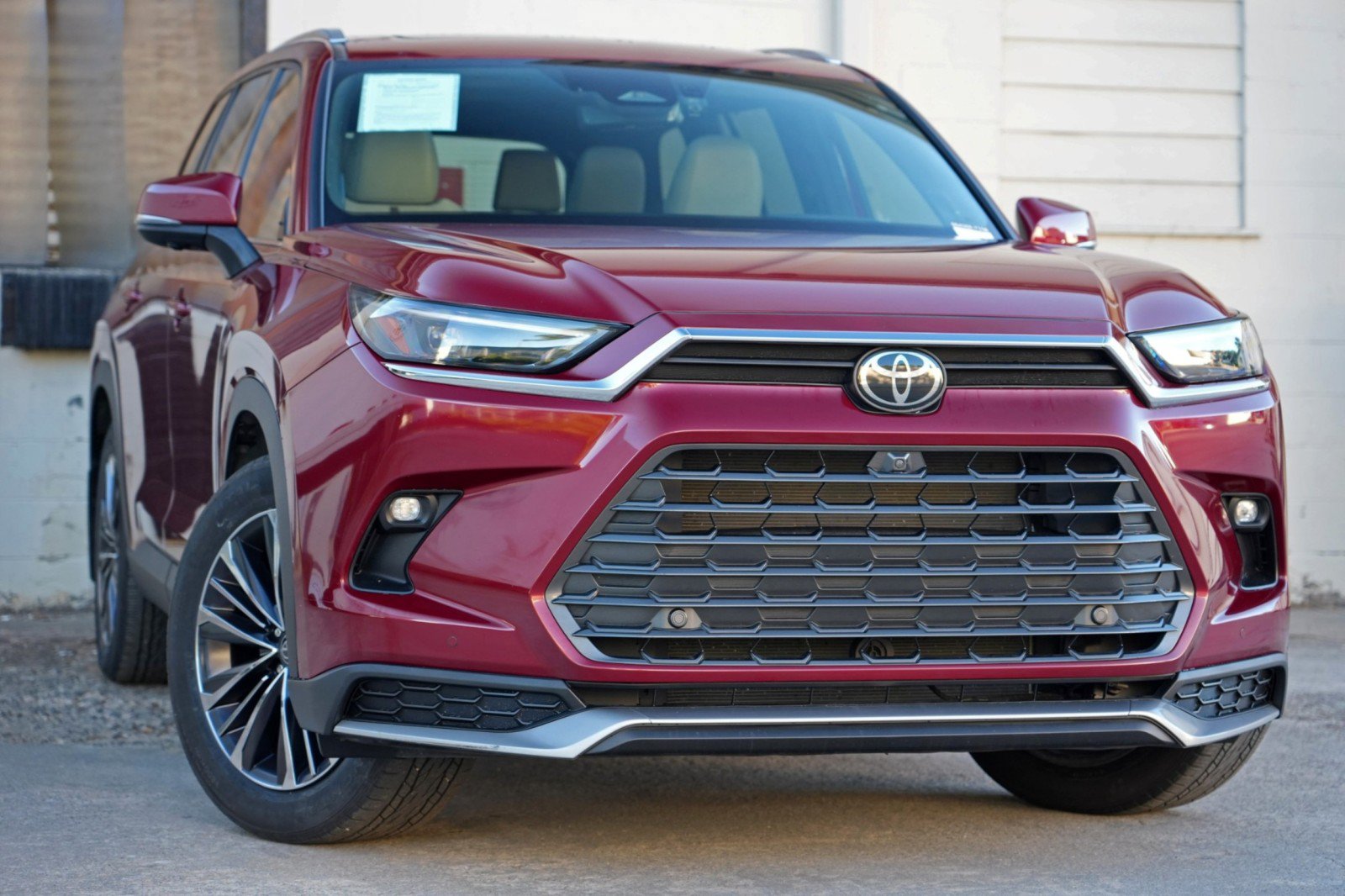 Used 2024 Toyota Grand Highlander AWD Hybrid image 4