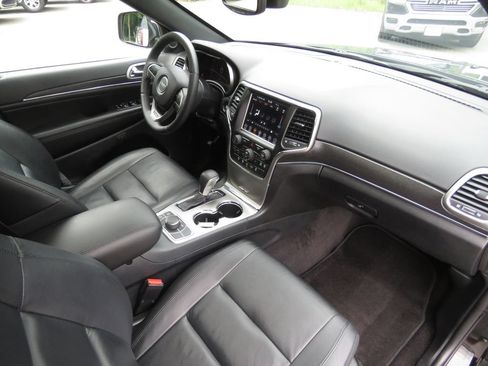 Used 2018 Jeep Grand Cherokee Limited AWD/4WD image 14