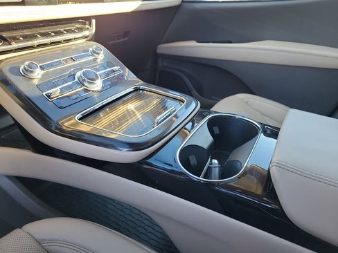 Certified 2022 Lincoln Nautilus Reserve w/ Equipment Group 201A image 29