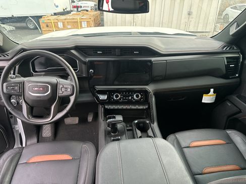 Used 2025 GMC Sierra 1500 AT4 AWD/4WD image 7