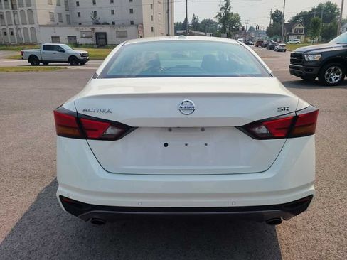 Used 2021 Nissan Altima 2.5 SR FWD image 9