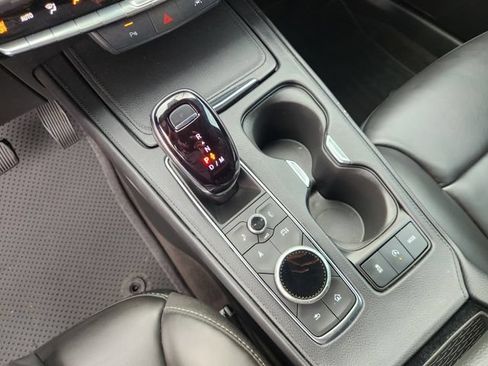 Used 2025 Cadillac XT4 Premium Luxury FWD image 19