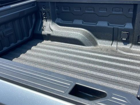 New 2025 GMC Canyon Elevation w/ Convenience Package image 27