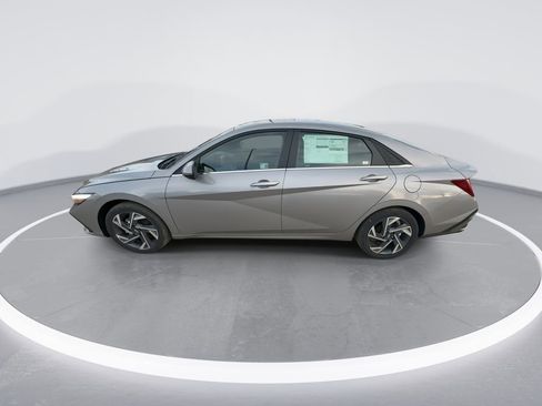 New 2025 Hyundai Elantra Limited image 5
