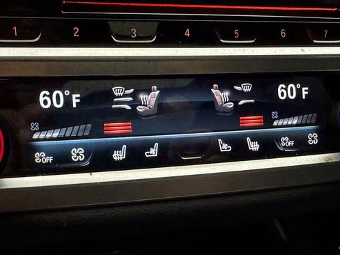 Used 2019 BMW 750i xDrive w/ M Sport Package image 40