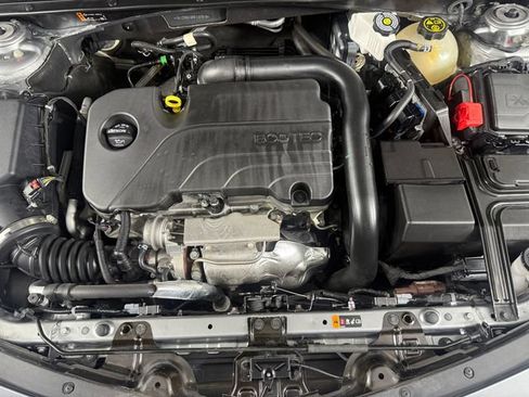 Used 2024 Chevrolet Malibu LT FWD image 33