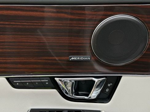 Used 2014 Jaguar XJ L Portfolio image 26