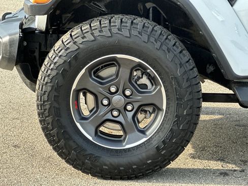 Used 2020 Jeep Wrangler Unlimited Sahara image 26