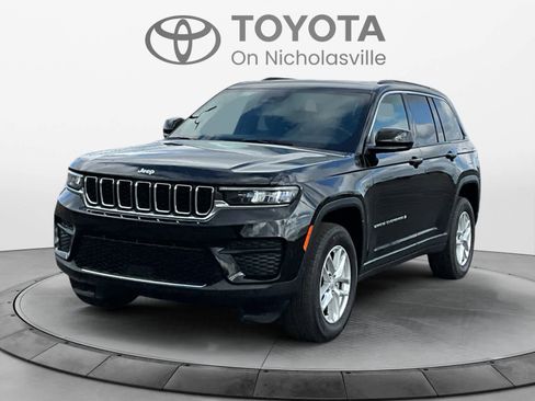 Used 2024 Jeep Grand Cherokee Laredo X image 1