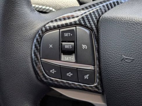 Used 2023 Ford Explorer XLT AWD/4WD image 33