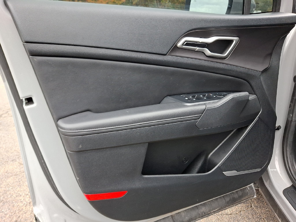 Certified 2026 Kia Sportage EX FWD image 13