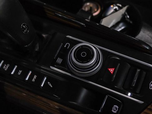 Used 2019 Maserati Levante GranLusso image 23