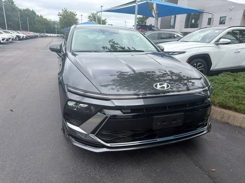 Used 2025 Hyundai Sonata SEL FWD image 2