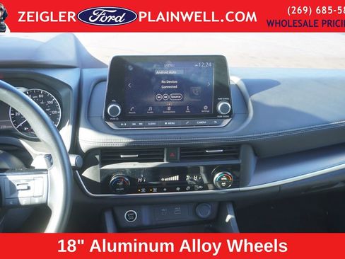 Used 2023 Nissan Rogue SV image 14