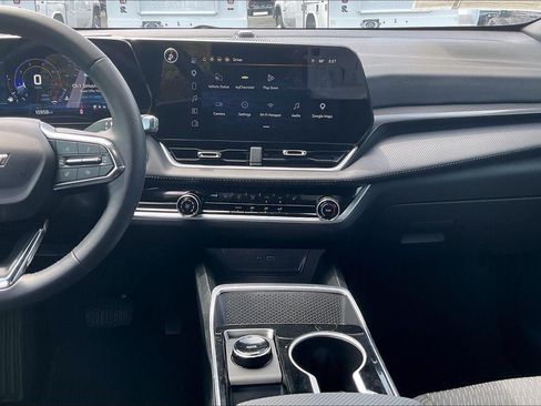 Used 2026 Chevrolet Equinox LT FWD image 6