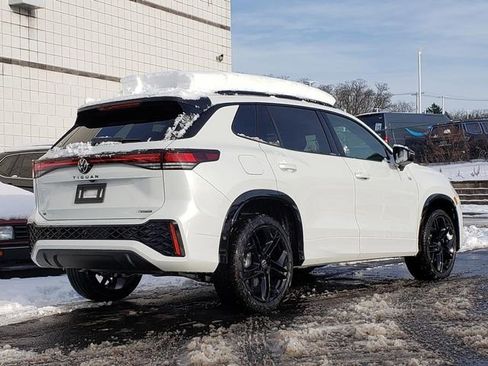 New 2026 Volkswagen Tiguan SE R-Line AWD/4WD image 3