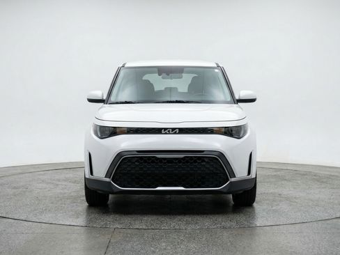 Used 2025 Kia Soul LX w/ LX Technology Package image 2
