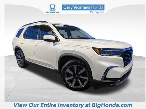 Certified 2024 Honda Pilot Touring image 5