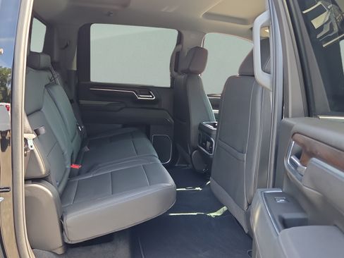 Certified 2026 GMC Sierra 3500 SLT w/ SLT Convenience Package AWD/4WD image 14
