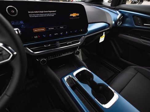 New 2026 Chevrolet Equinox EV LT image 9