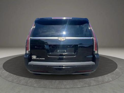 Used 2016 Cadillac Escalade Platinum AWD/4WD image 6