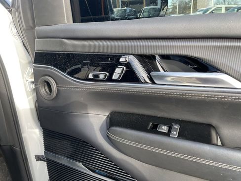 Used 2022 Jeep Grand Wagoneer Series II image 42